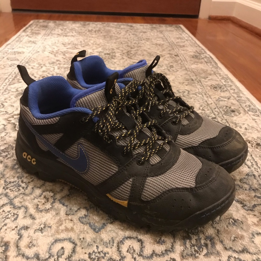 Nike ACG Low Hiking Shoes Sz 10